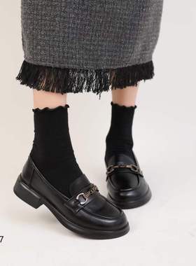 浦发哑光软皮女鞋2025春款小皮鞋19017软底低跟金色链扣套脚单鞋