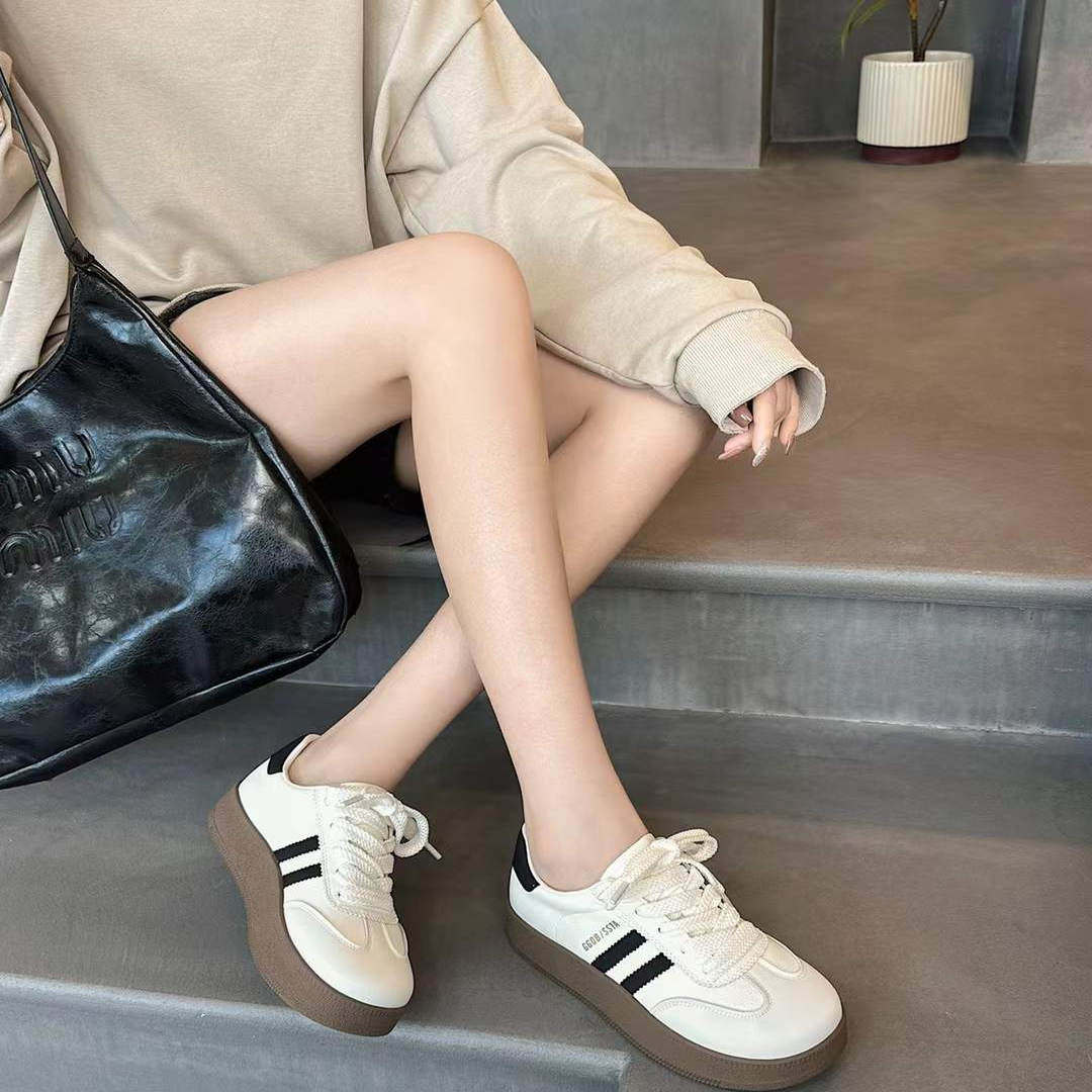 巨日轻便舒适真皮运动旅游鞋女