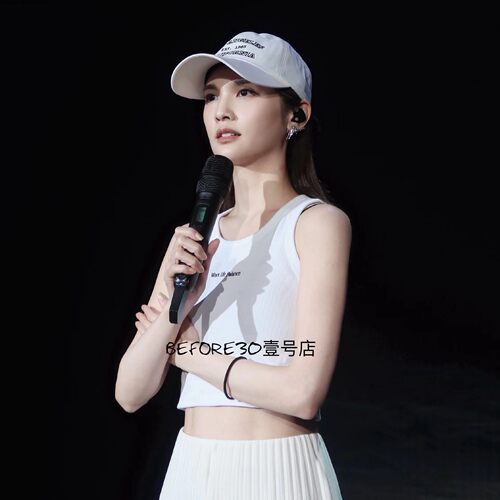 杨丞琳PAZO刺绣背心运动无袖