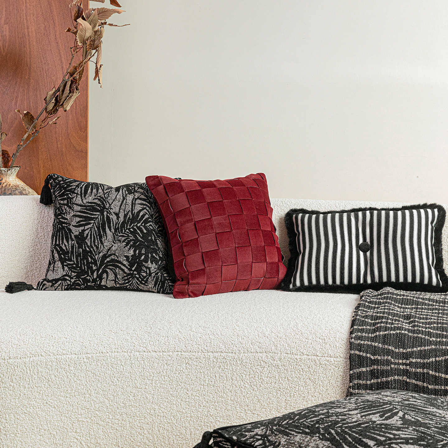 法式中古沙发抱枕靠垫样板房民宿装饰靠枕床头靠包腰靠酒红色