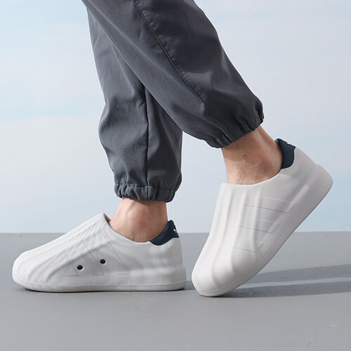 Adidas阿迪达斯三叶草男女休闲鞋