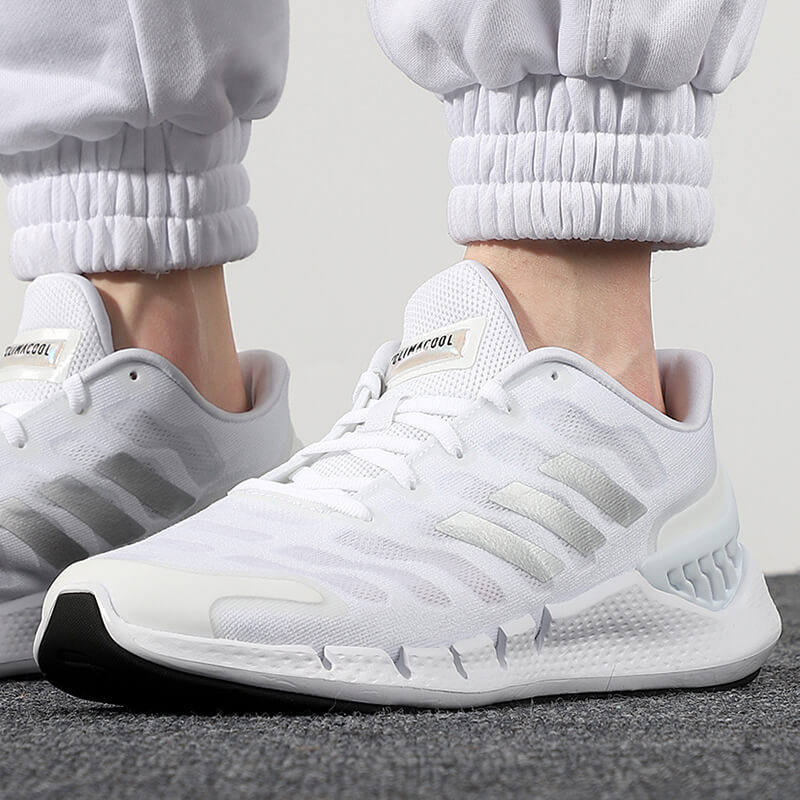 adidas阿迪达斯男女鞋2021冬季新款清风运动鞋网面跑步鞋fw6842