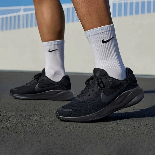 Nike耐克男鞋公路跑步鞋