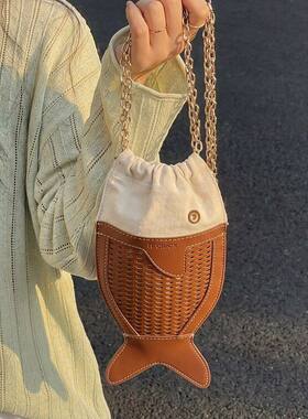 跨境镂空个性金鱼小包包女2026新款链条抽绳手机包时尚复古单肩包