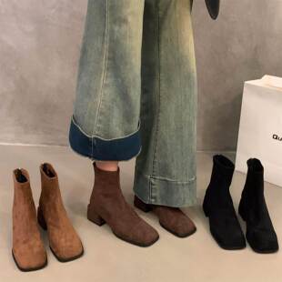 香港粗跟绒面小踝靴女鞋2025年新款夏季瘦瘦短靴方头棕色马丁靴子