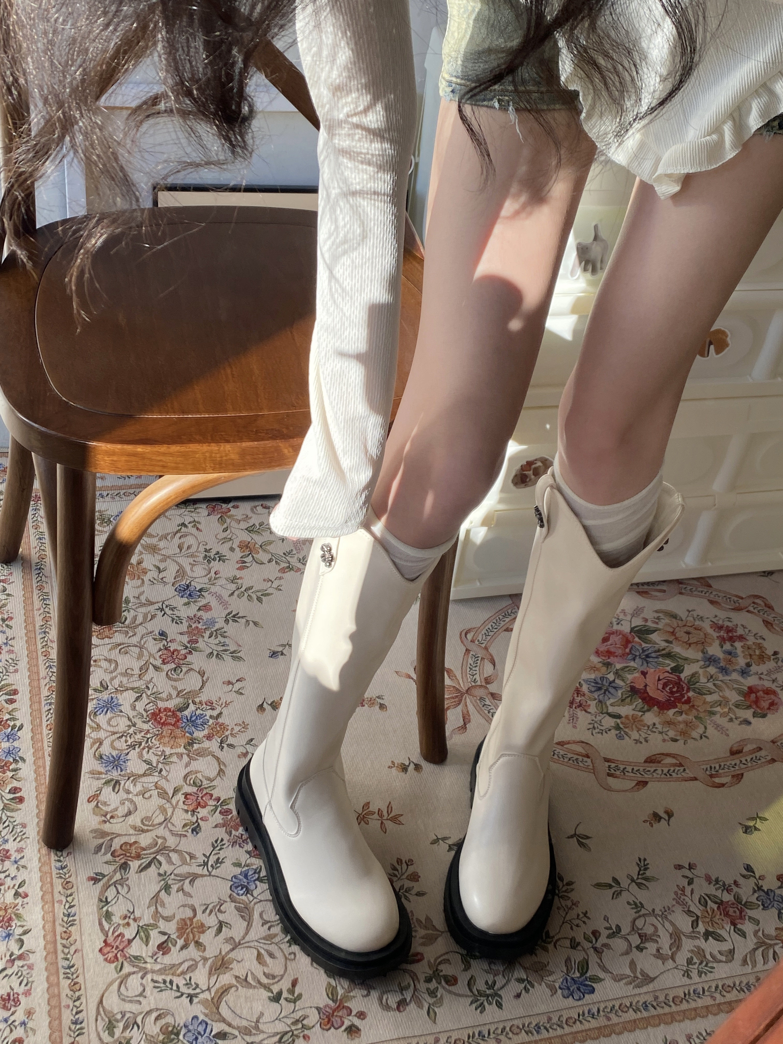一盒曲奇增高厚底高筒靴子2024新款性感米色长靴女遮肉显瘦骑士靴