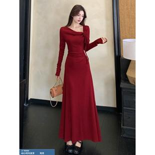大码法式赫本风红色针织连衣裙女秋冬设计感收腰显瘦气质礼服长裙