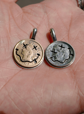 银币改造镂空XX疯狂笑脸吊坠