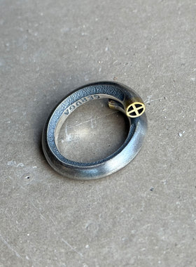 Geruga x Jango联名 厚实质感 雾面做旧黄铜十字拼925银蛇形戒指