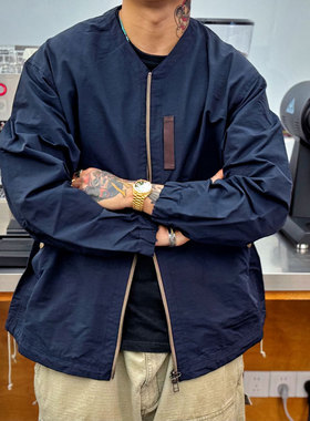 Barns 松弛感通勤 挡风防泼水高密度无领道袍式棒球夹克