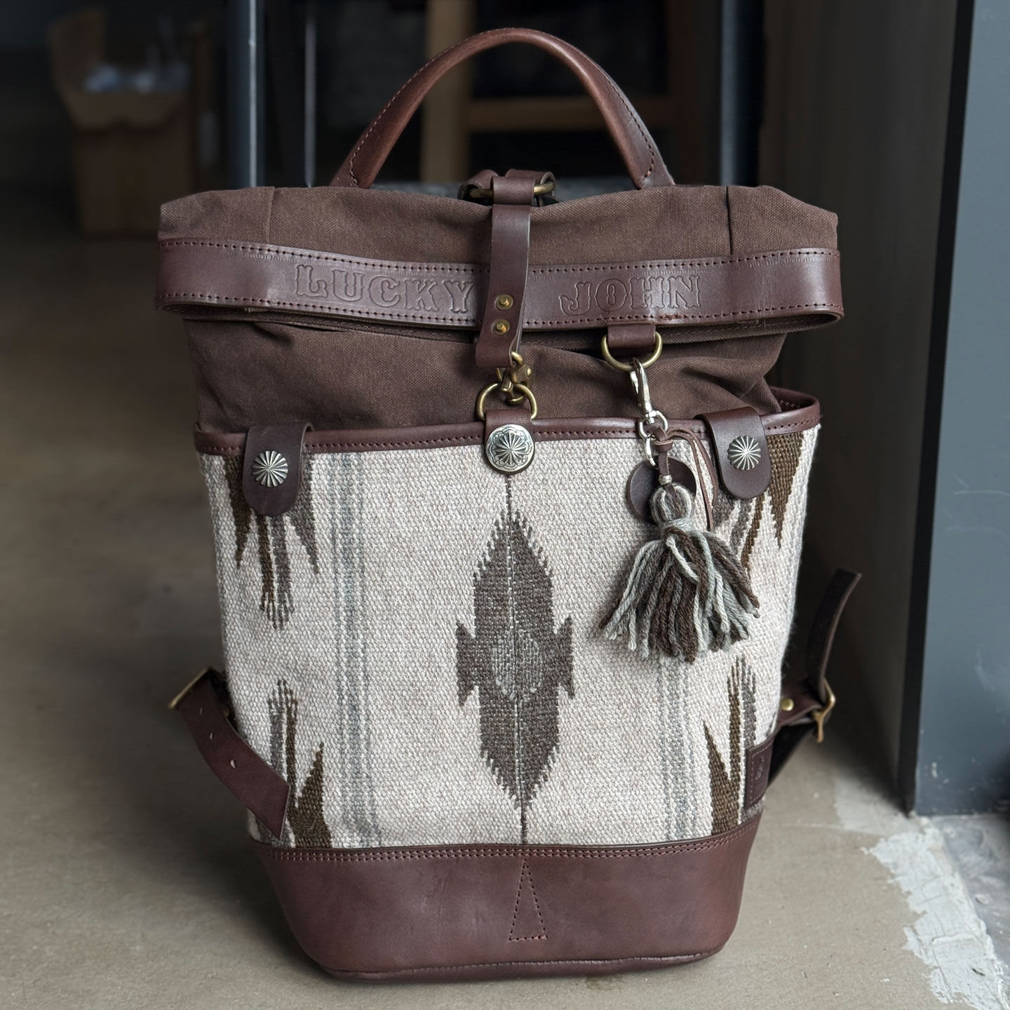 Lucky John稀少现货 Chimayo印第安羊毛毯重磅牛皮银扣复古双肩包