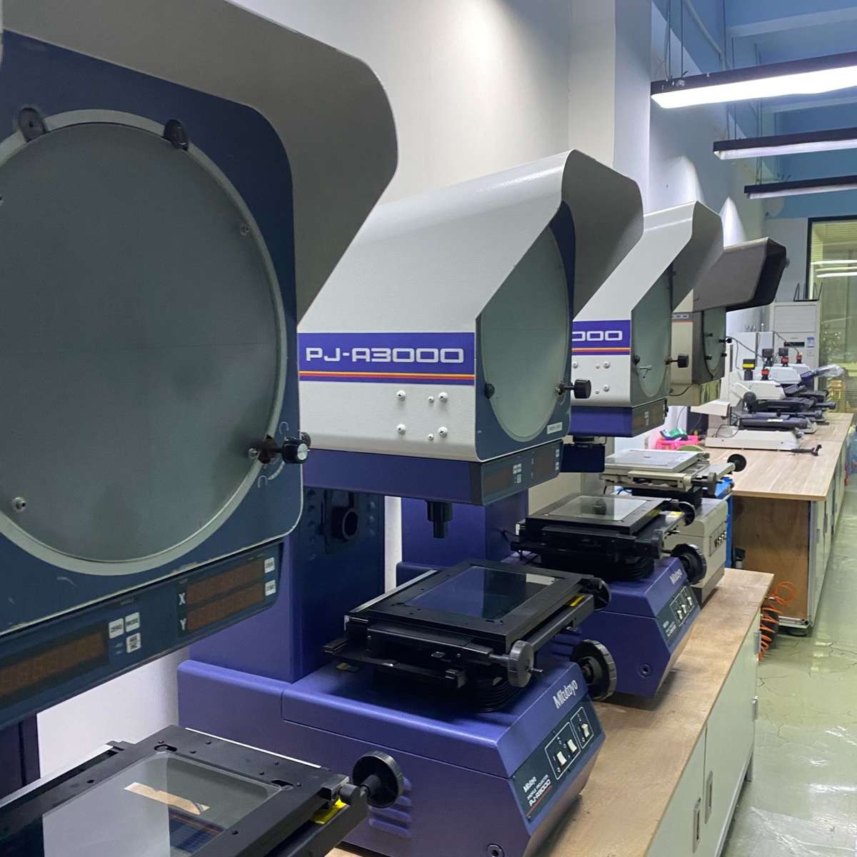 议价转让日本三丰Mitutoyo PJ-A3000投影仪，成色好