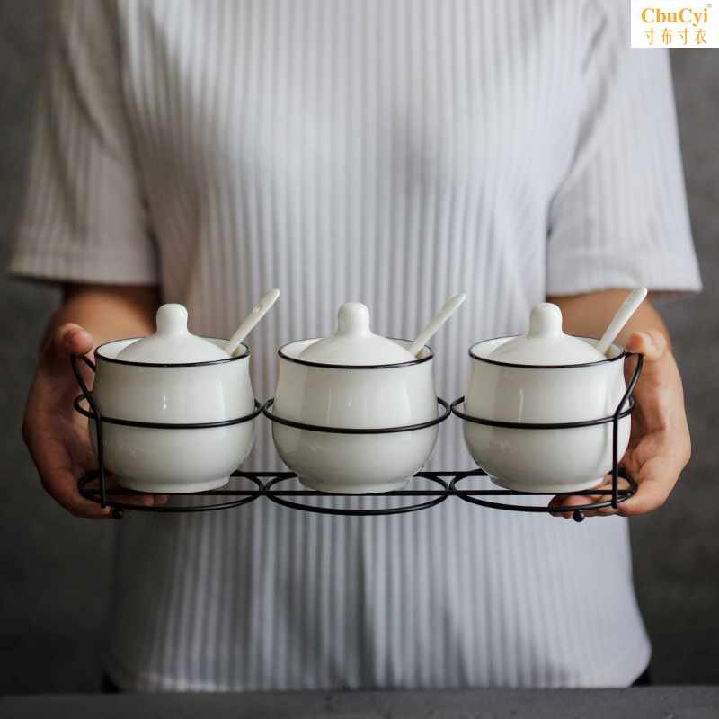 简约陶瓷调味罐三件套带架白色盐罐家用厨房用品调味瓶套装送勺子在类目 厨房/烹饪用具, 厨用小工具/厨房储物, 储物瓶罐/厨房储物器皿, 调味瓶罐中 - 来自Buy2taobao.com提供专业的淘宝代购服务