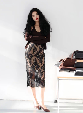 现货法式复古黑色气质蕾丝半身裙女2025新款夏季高感感包臀开叉