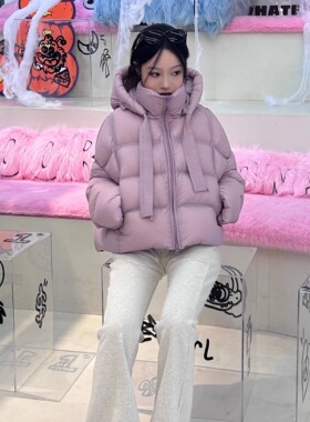 AIMEEWQ  新款小怪兽冬季95鸭绒保暖蓬松短款羽绒服  B2403