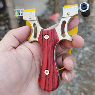 弹弓 高精度皮筋大威力钢珠专用新款红外线精准弹工激光玩具正品