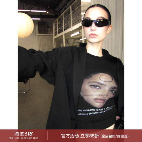 黑色人像印花T恤美式辣妹上衣