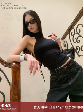 0122stepll 致命反转 黑色挂脖吊带女辣妹修身显瘦露肩露背短上衣
