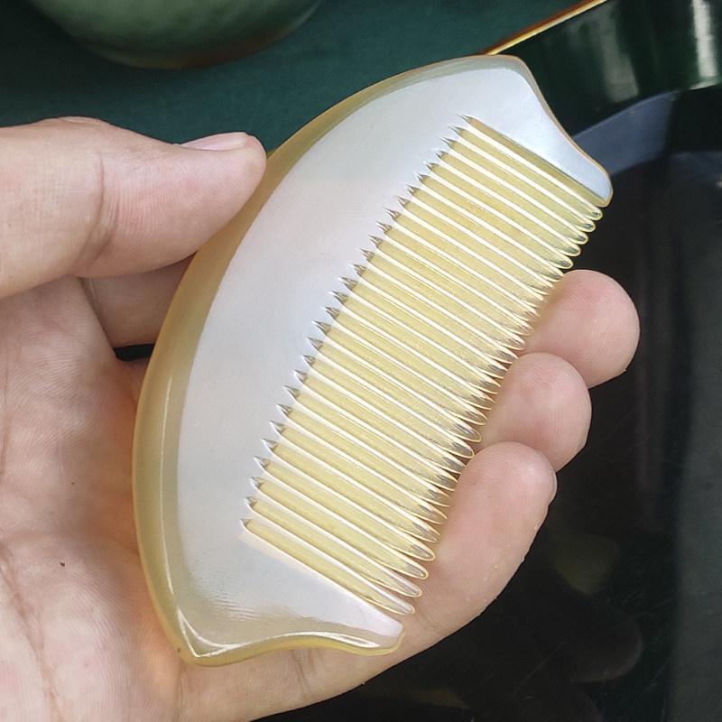 牛角梳护理用身体乳可以吗(牛角梳护理用身体乳可以吗女生)