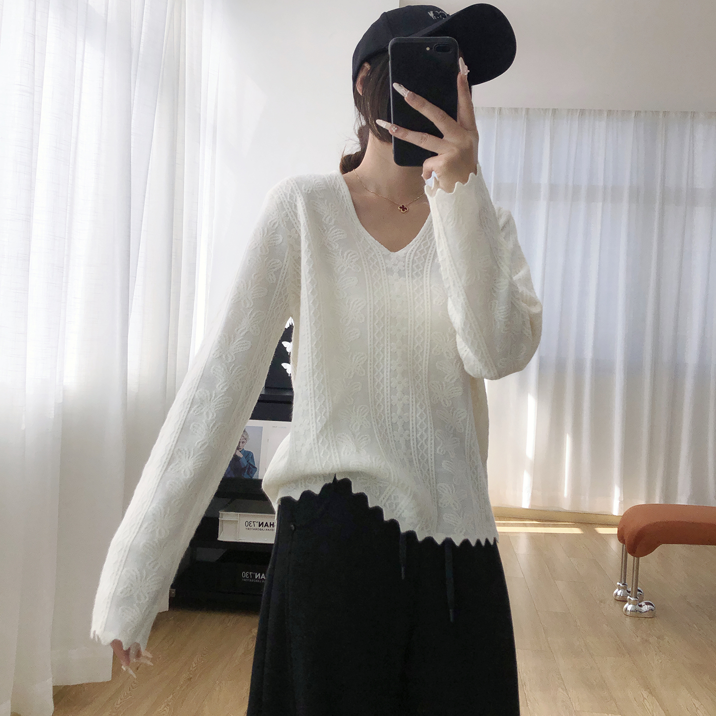 花边软糯绵羊毛V领内搭打底衫女秋冬时尚洋气长袖针织衫套头毛衣