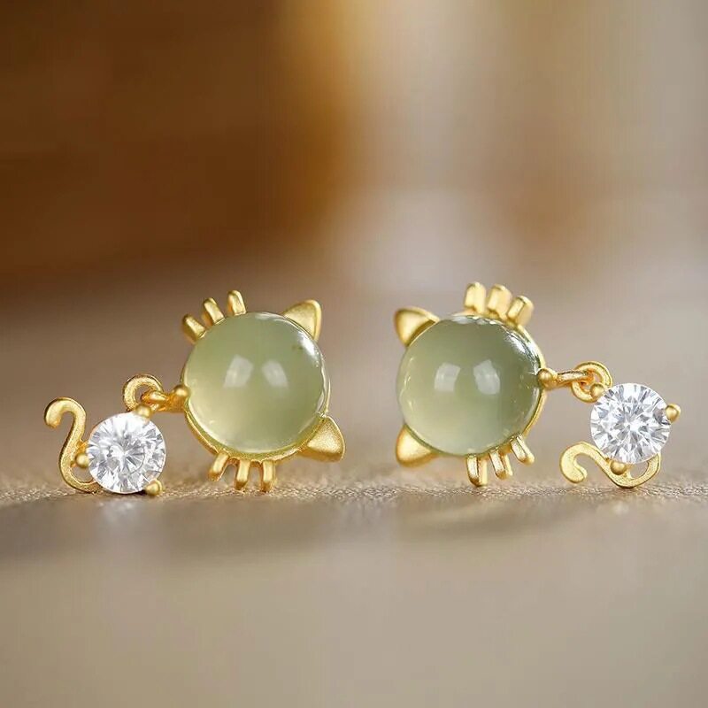 S925纯银金色镶嵌天然白玉青玉精致猫咪创意个性女士款耳钉耳饰