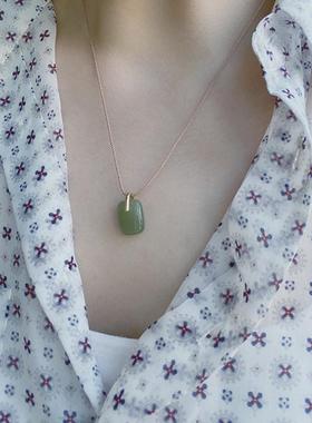 简约小巧和田玉吊坠女款百搭镶嵌仿青玉挂坠气质文艺小清新款