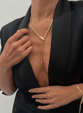 精美饰品包邮 时尚感扁蛇编织合金项链 简约流苏蛇头吊坠锁骨链