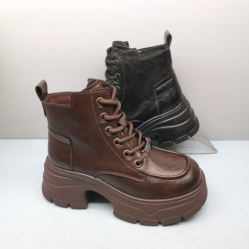 红蜻蜓真皮短筒靴女厚底增高马丁