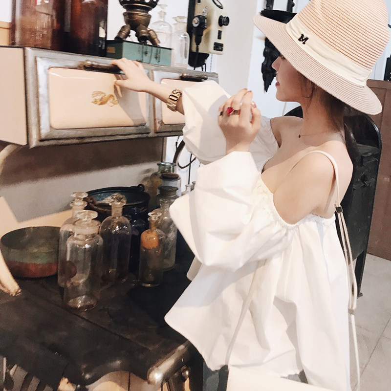 很仙的一字领露肩衬衣女宽松抹胸露背洋气白色上衣chic娃娃衫夏潮在类目 女装/女士精品, 衬衫中 - 来自Buy2taobao.com提供专业的淘宝代购服务