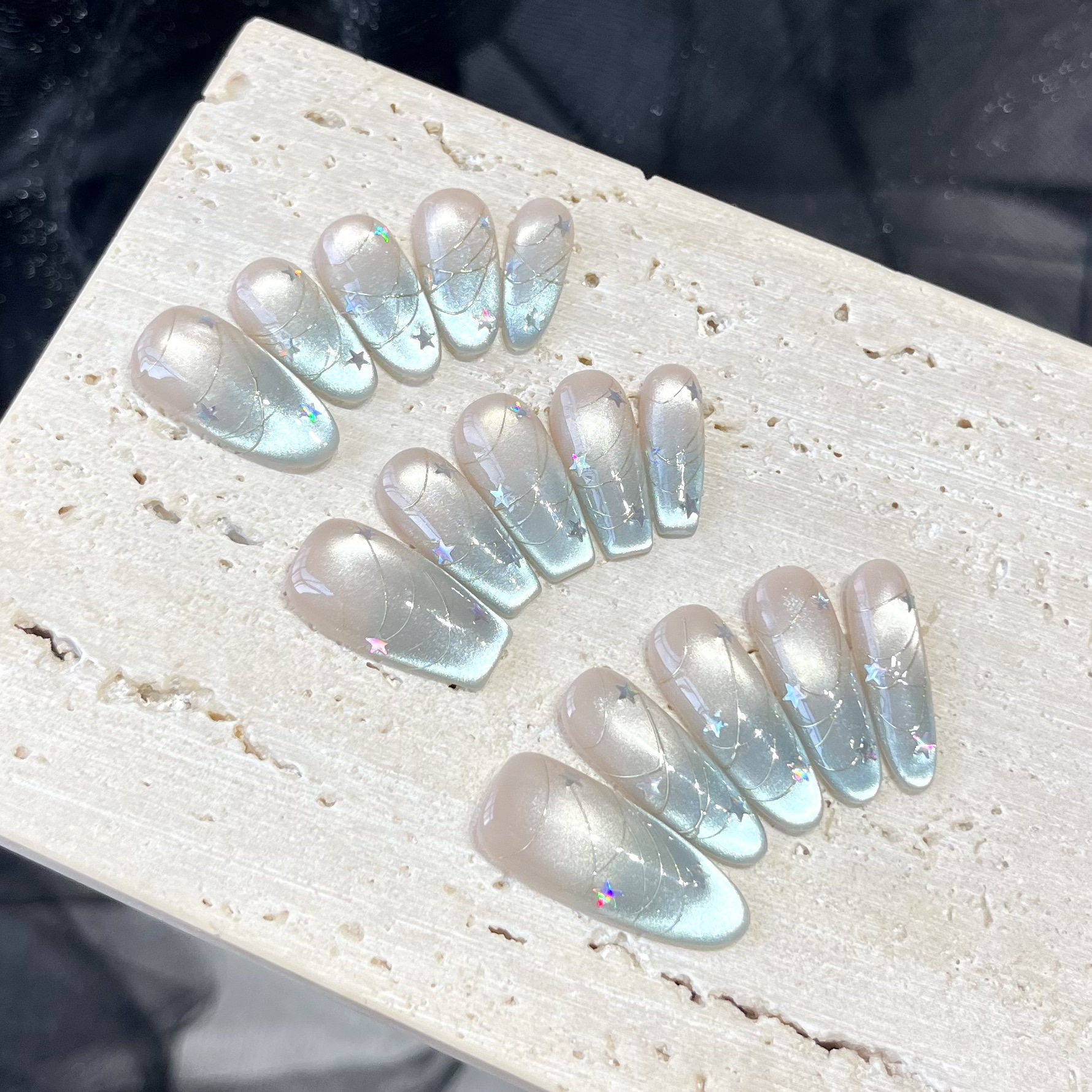 白月梵星纯手工穿戴甲爆闪绵密猫眼显白高级质感光疗美甲可拆卸