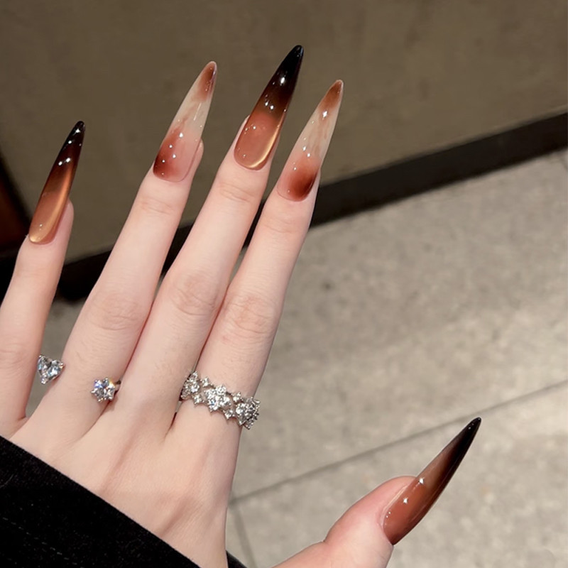 栗红猫眼渐变黑皮显白ins高级氛围感美甲纯手工穿戴甲可拆卸甲片,彩妆/香水/美妆工具,穿戴甲/甲片,淘宝优惠券,粉丝福利购,淘宝优惠卷