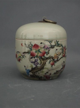 仿古风雍正粉彩九子展柜陶瓷器