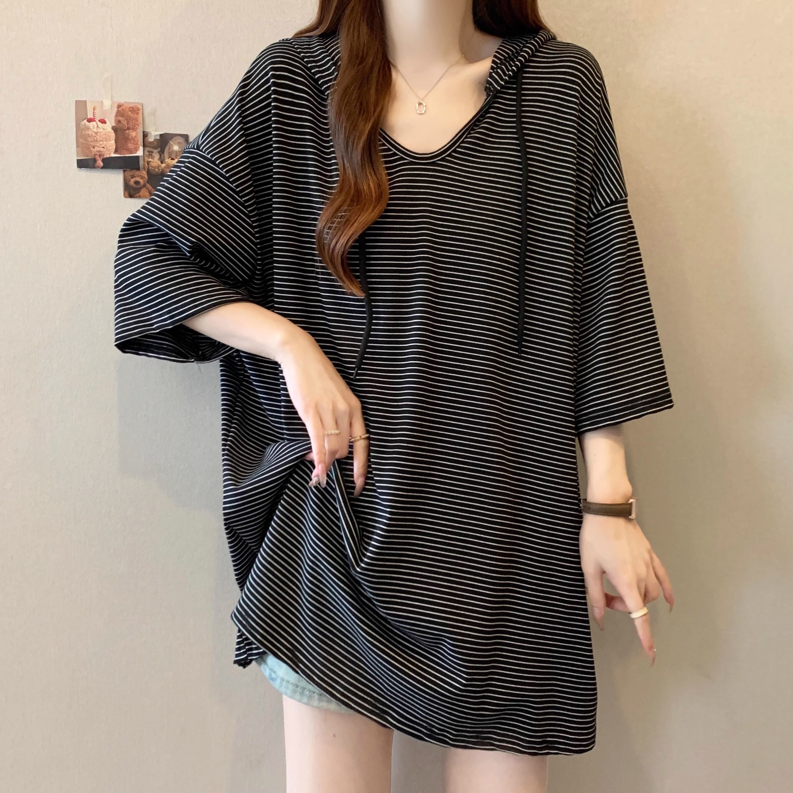 品牌折扣正品女装断码清仓特价不能退换米白色宽松条纹连帽短袖