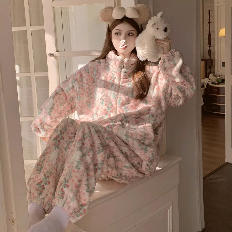 【品牌正品女装新品超级秒杀 不接受退换】复古风珊瑚绒睡衣女款