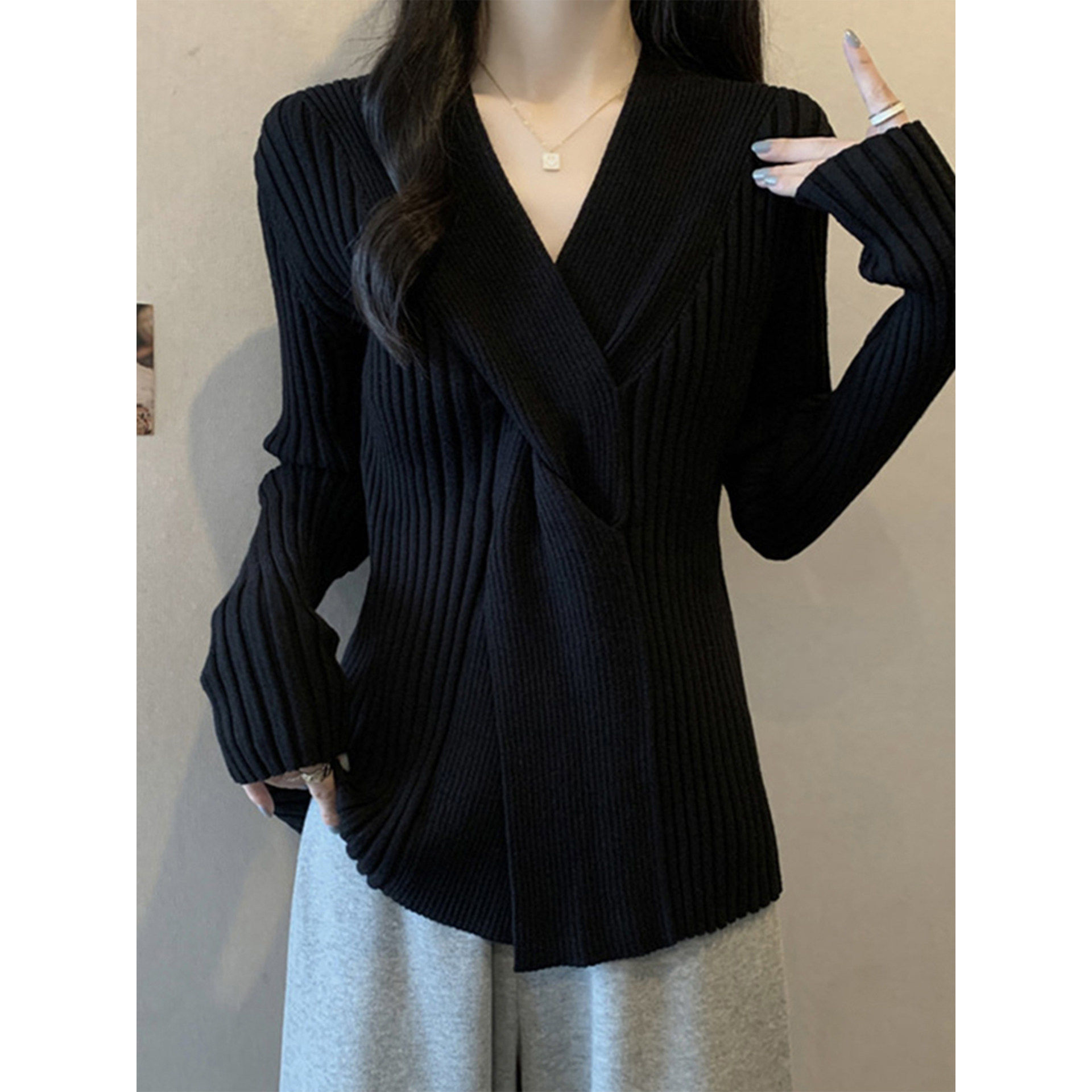 品牌正品女装衣服断码特价清仓 不退换-黑色V领针织打底衫女秋冬