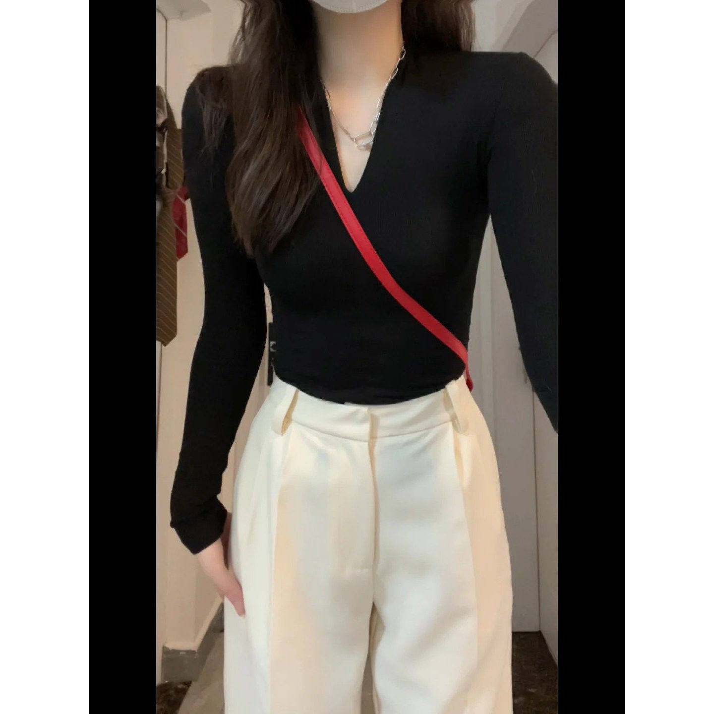 品牌折扣正品女装断码清仓特价不能退换黑色V领长袖T恤女秋冬新款