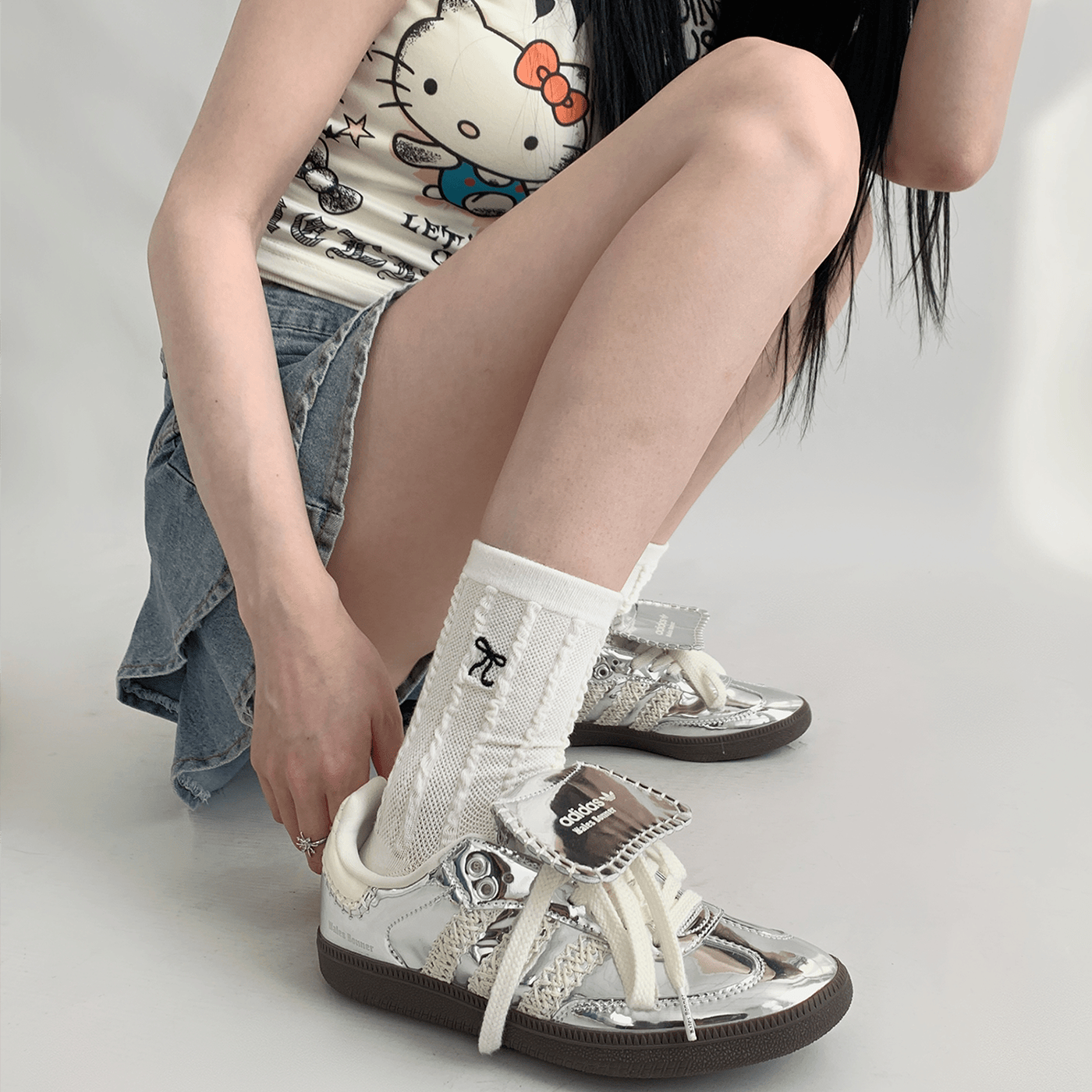 夜间教习室蝴蝶结刺绣泡泡袜短袜