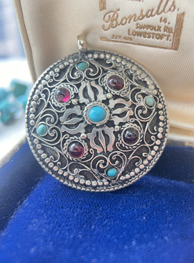 古董珠宝尼泊尔800银镶绿松石榴石罗盘吊坠，直径3.93cm重9.24g