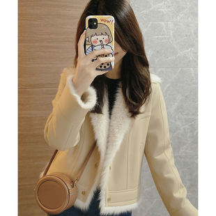 2025新款爆款高级感小香风卡其色皮毛一体加厚羊羔毛外套女款冬季