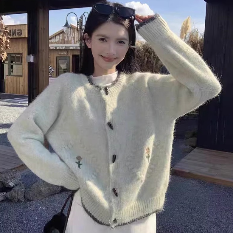 韩版圆领针织开衫加厚宽松毛衣女