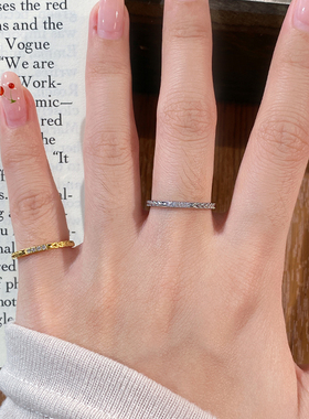 高级感轻奢箭头四钻戒指