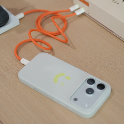 苹果iPhone17创意笑脸磁手机壳