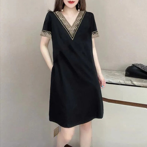 小香风大码洋气V领连衣裙
