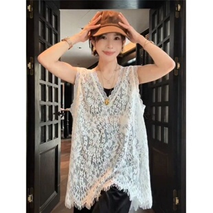 时髦宽松显瘦简约无袖 新款 法式 300斤大码 蕾丝V领背心上衣女 胖mm2