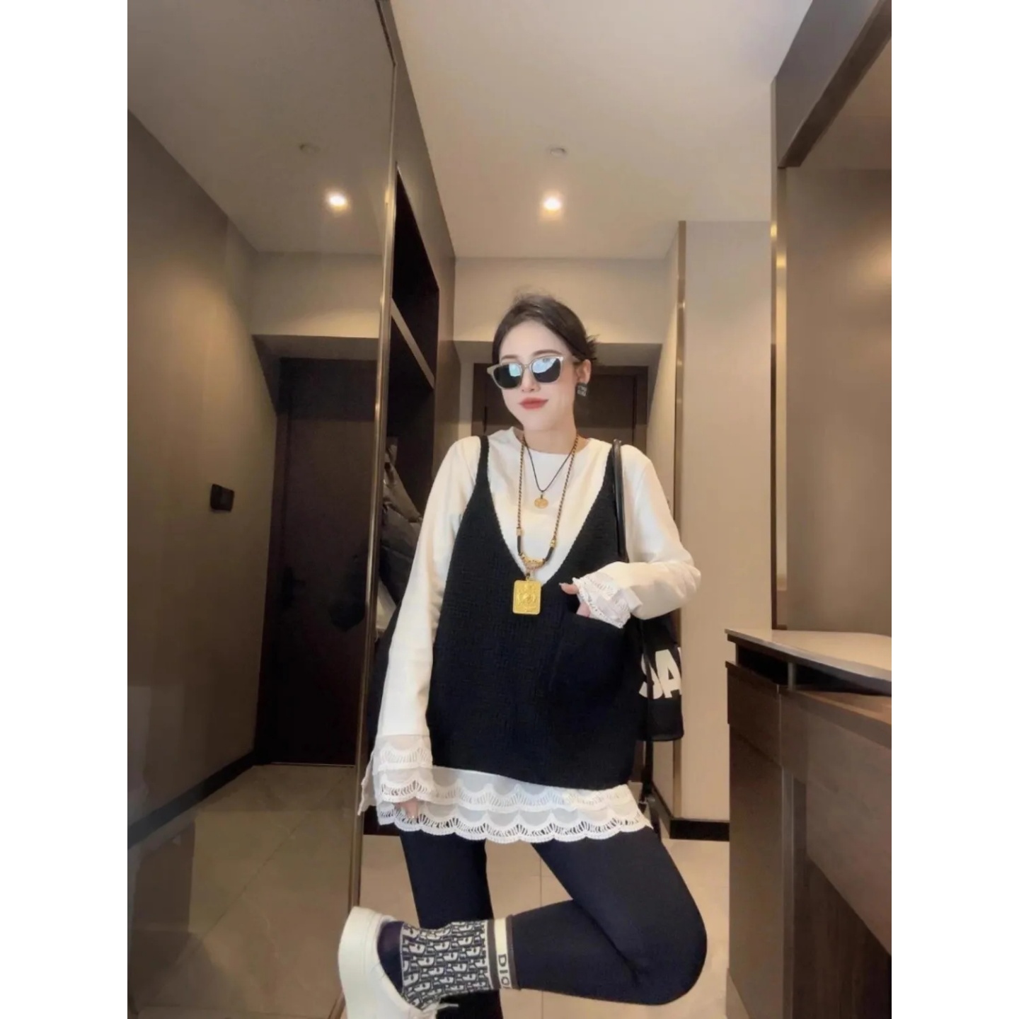 宽松简约叠穿V领针织衫马甲