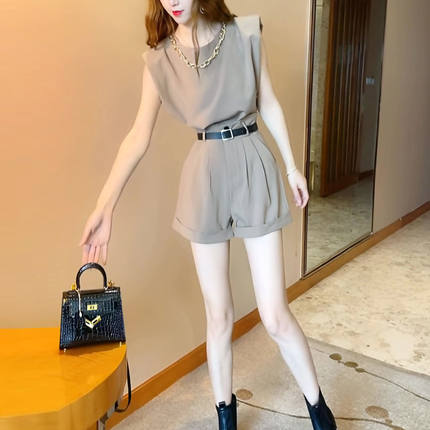 炸街减龄时尚套装女小个子夏装韩系高级感无袖上衣阔腿短裤两件套