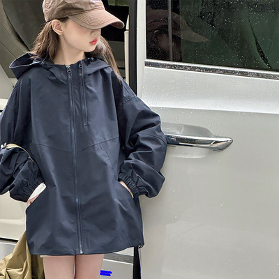 女童秋装外套2025新款儿童洋气冲锋衣女大童秋季时髦网红连帽上衣