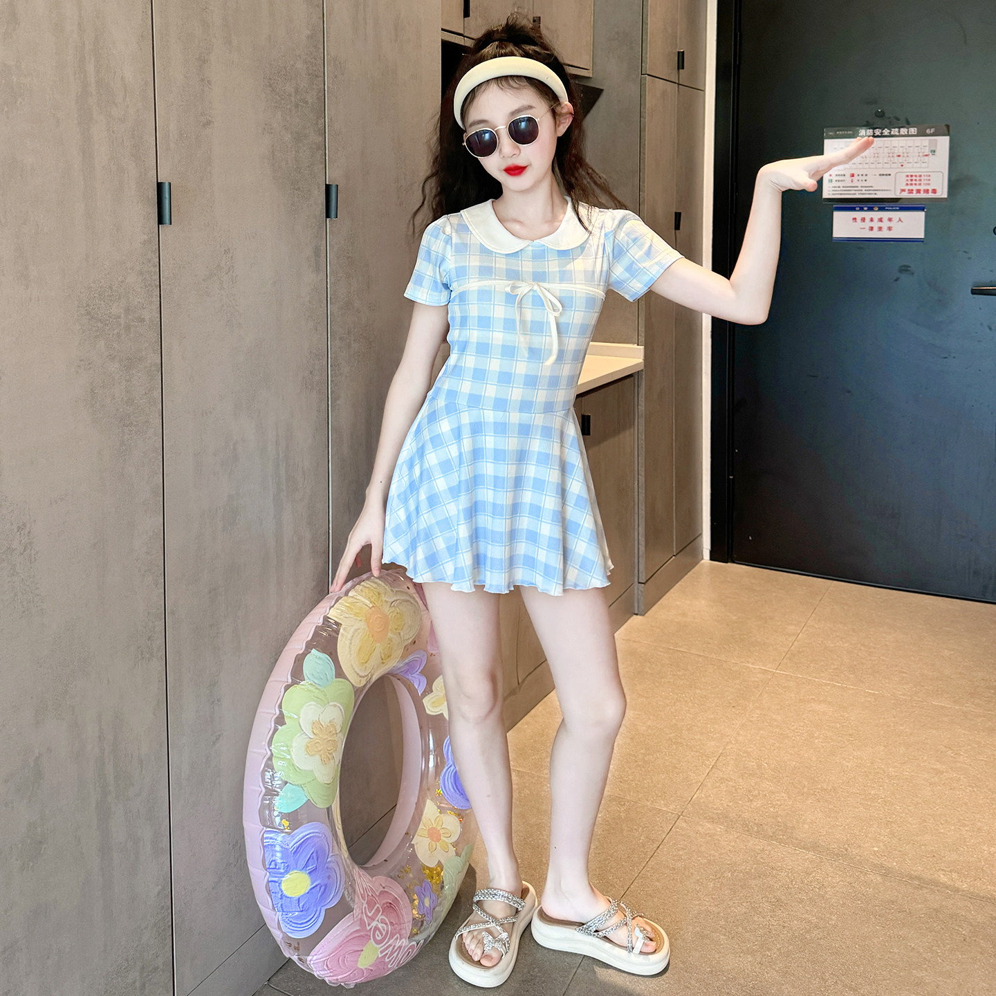 女童泳衣2026新款儿童洋气连体裙式泳装初中生女孩绝美度假游泳衣图片