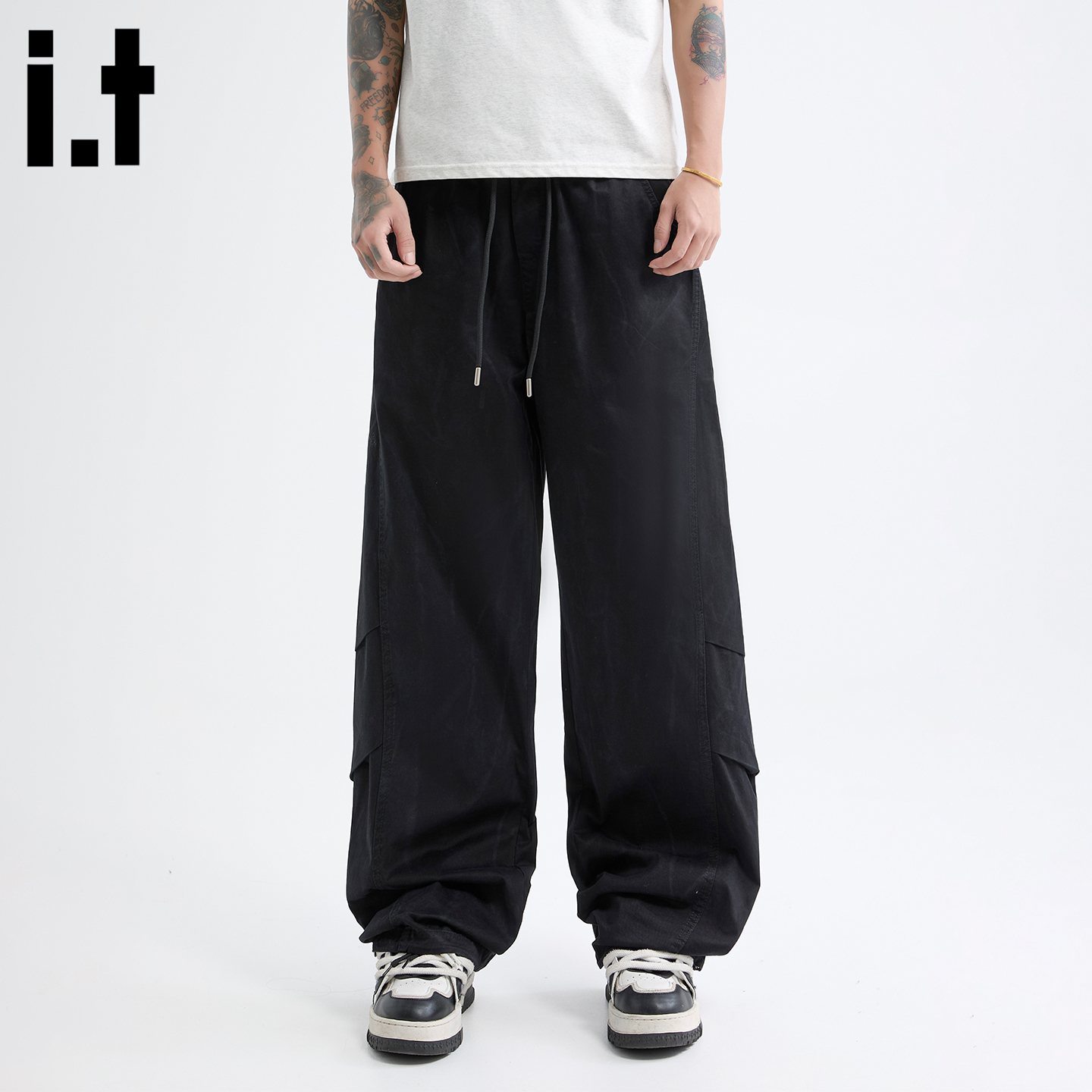 时尚黑色抽绳休闲阔腿裤男款