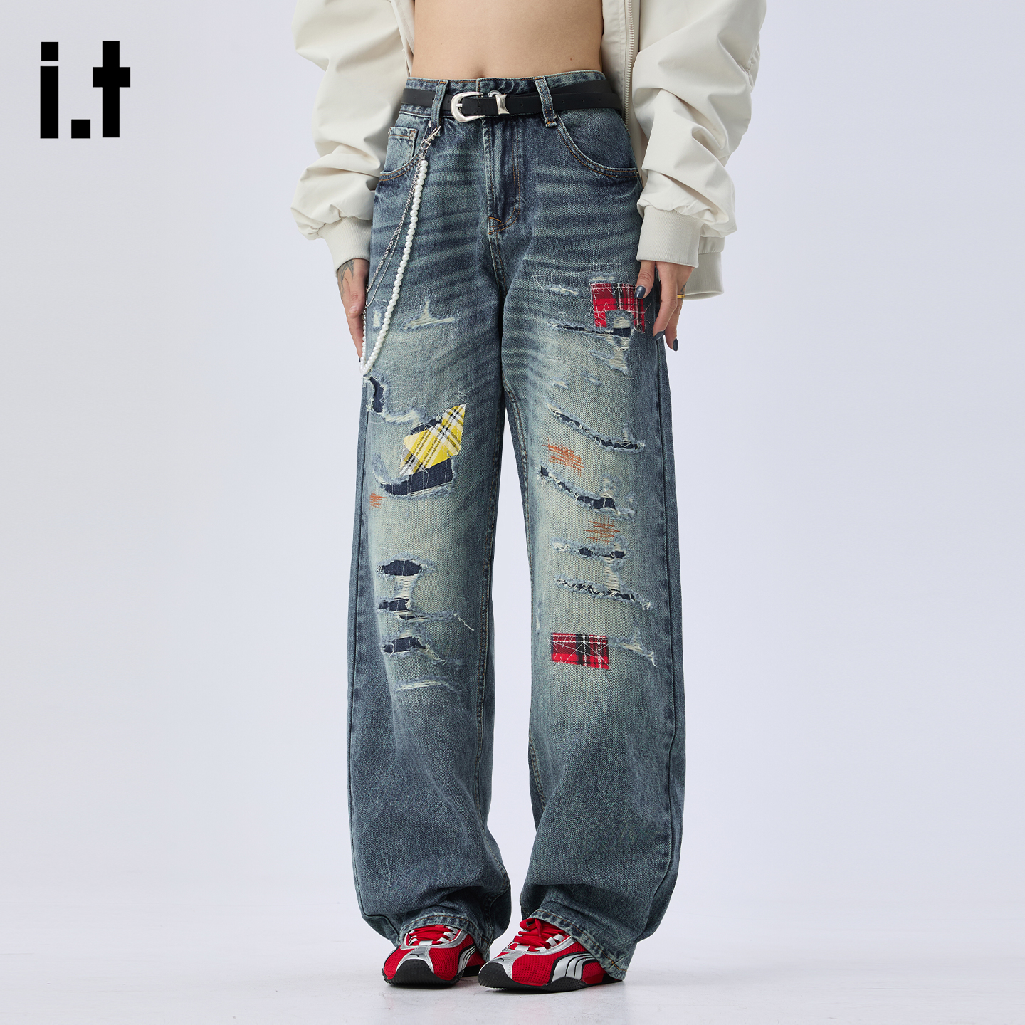 补丁贴布破洞宽松直筒牛仔裤